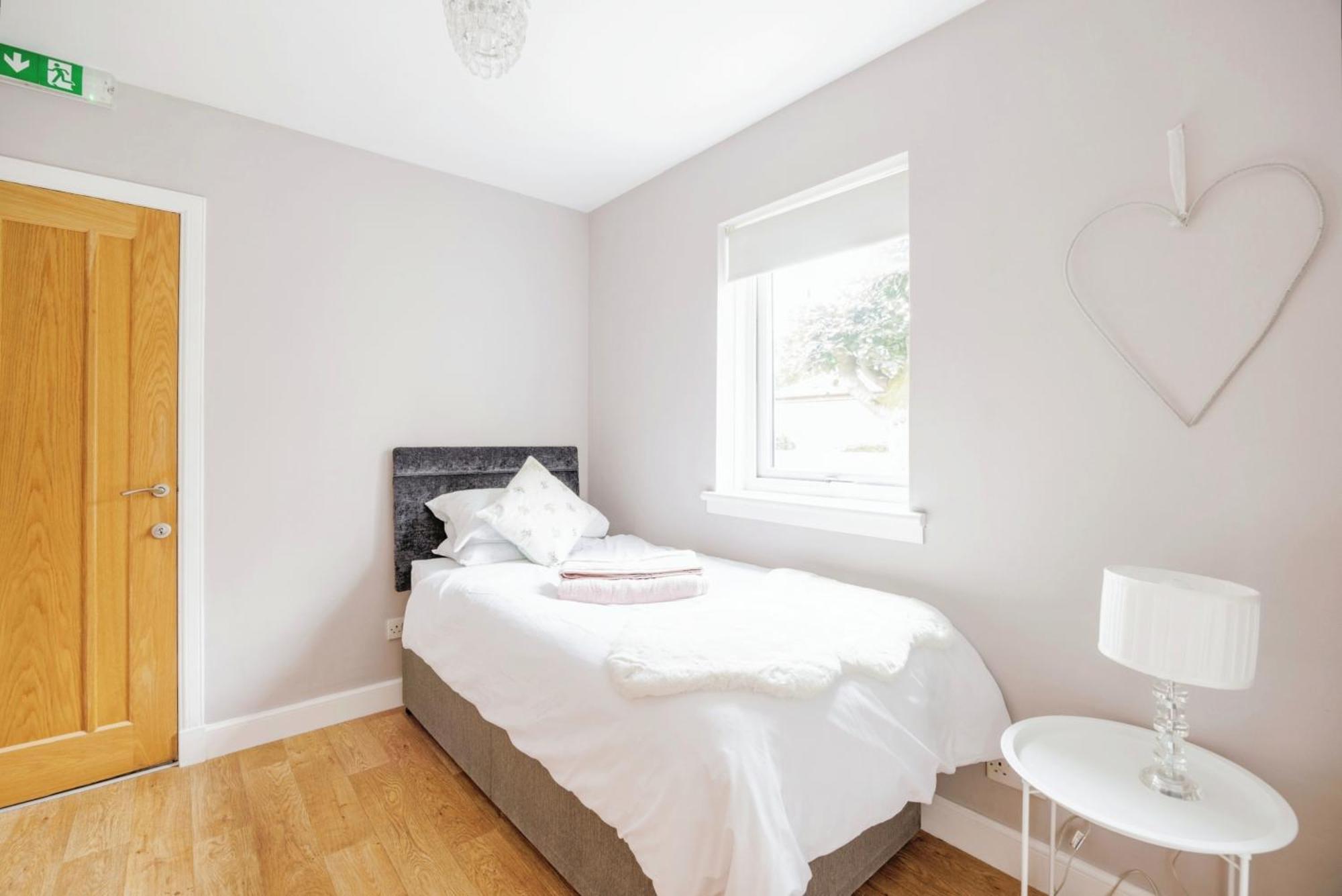 Cosy Modern 2 Bed Garden View Appartment, Parking, Tv Wifi Aberdeen Esterno foto